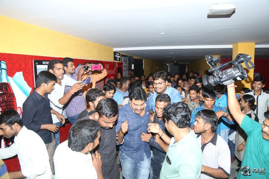 Jakkanna-Movie-Team-Visited-Hyderabad-Theaters